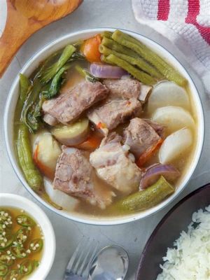  Sinigang na Baboy은 상큼한 사워와 풍부한 돼지고기의 조화!