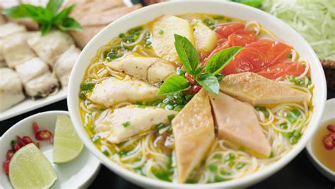  Bún Chả Nha Trang: 시원한 �ún과 구운 고기의 조화로운 만남!